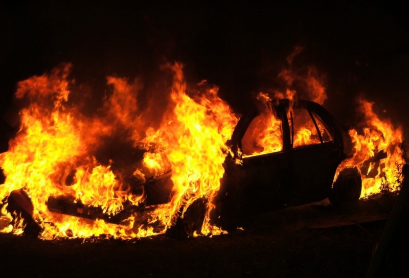 Incendiate le auto di due infermieri di Cetraro: la condanna del presidente dell&#039;ordine Sposato: “Siamo vicini ai colleghi, serve denunciare”